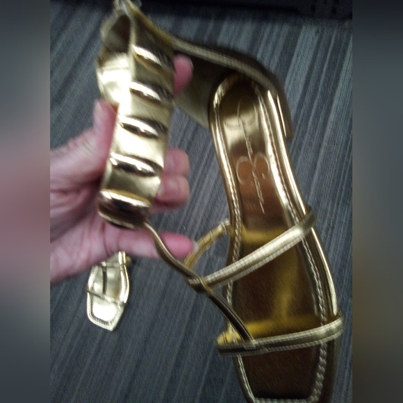 Jessica Simpson Gold Gladiator Sandals - Picture 4 of 4